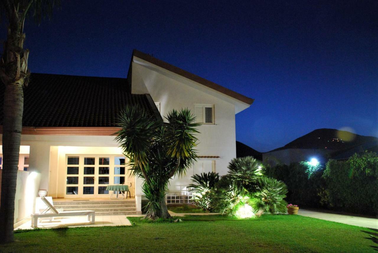 Villa Ginevra مونديلّو المظهر الخارجي الصورة